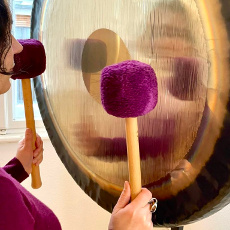 Claudia Kaminski Coaching EMDR Gongbad Berlin Gong-Klangbad