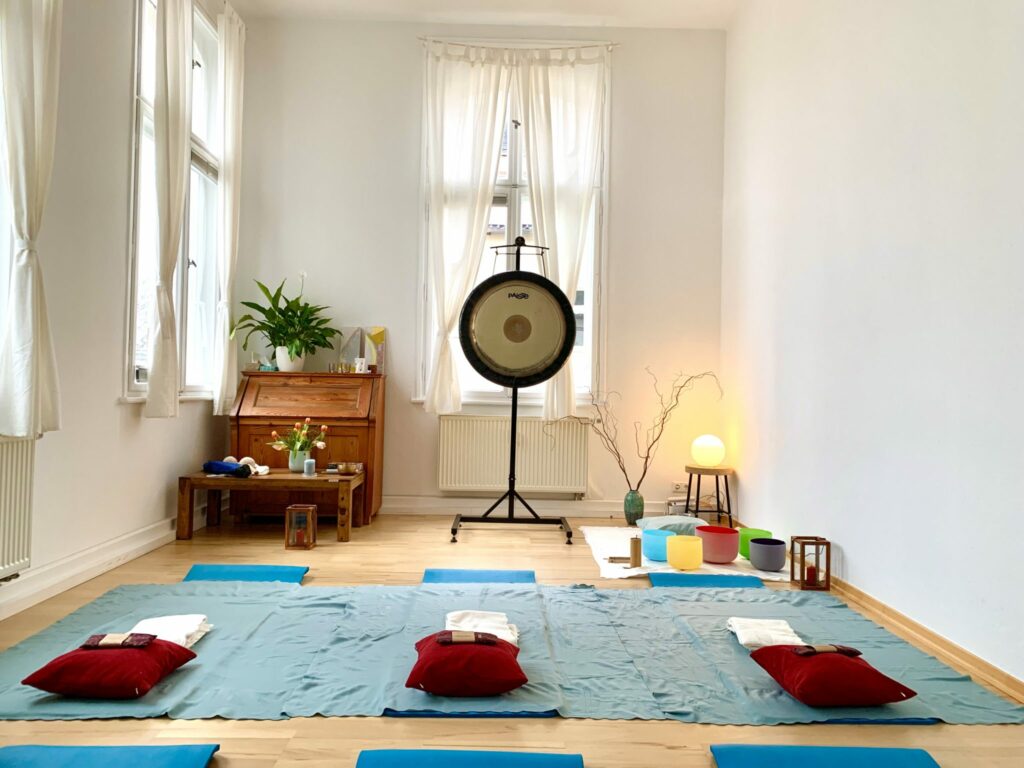 Claudia Kaminski Coaching EMDR Gongbad Berlin Gong-Klangbad